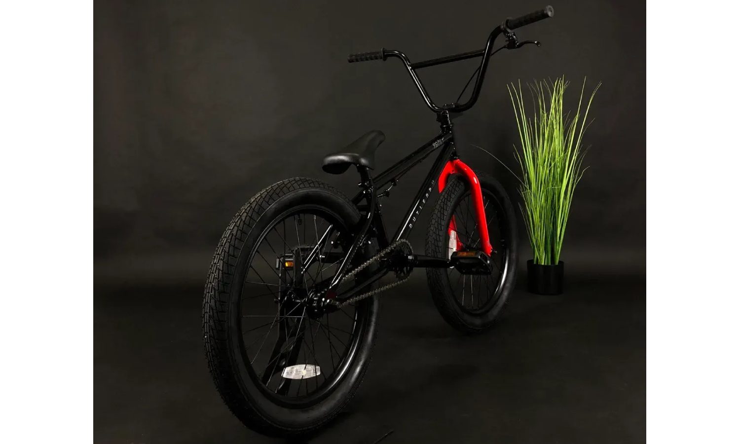 Велосипед Outleap BMX Revolt 20" рама 20,00" черный 7 Велосипед Outleap BMX Revolt 20" рама 20,00" черный 7