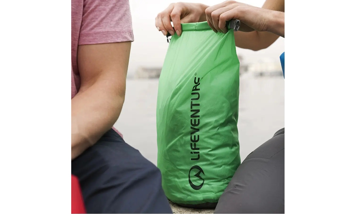 Гермочехол Lifeventure Ultralight Dry Bag green 10 2