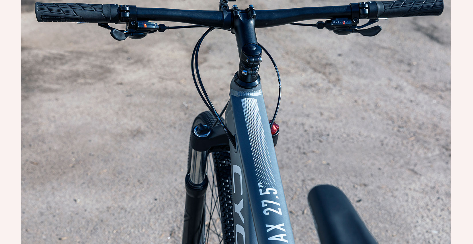 Фотография Велосипед Cyclone AX 27,5" размер L рама 19” 2022 Серый 2