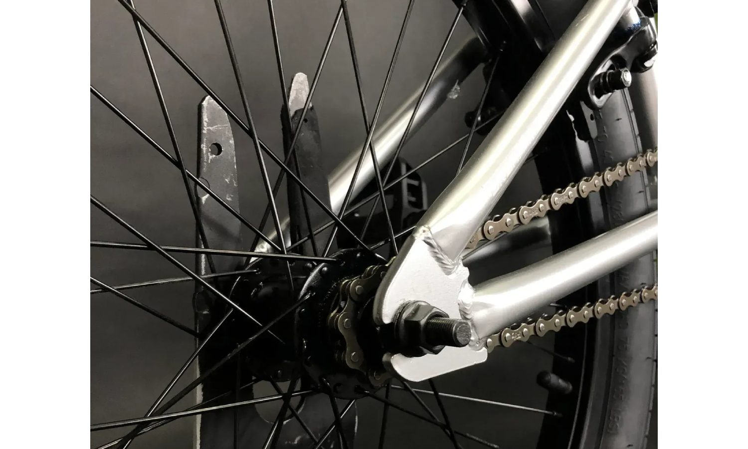 Велосипед Outleap BMX Clash 20" рама 20,00" срібний 5 Велосипед Outleap BMX Clash 20" рама 20,00" срібний 5