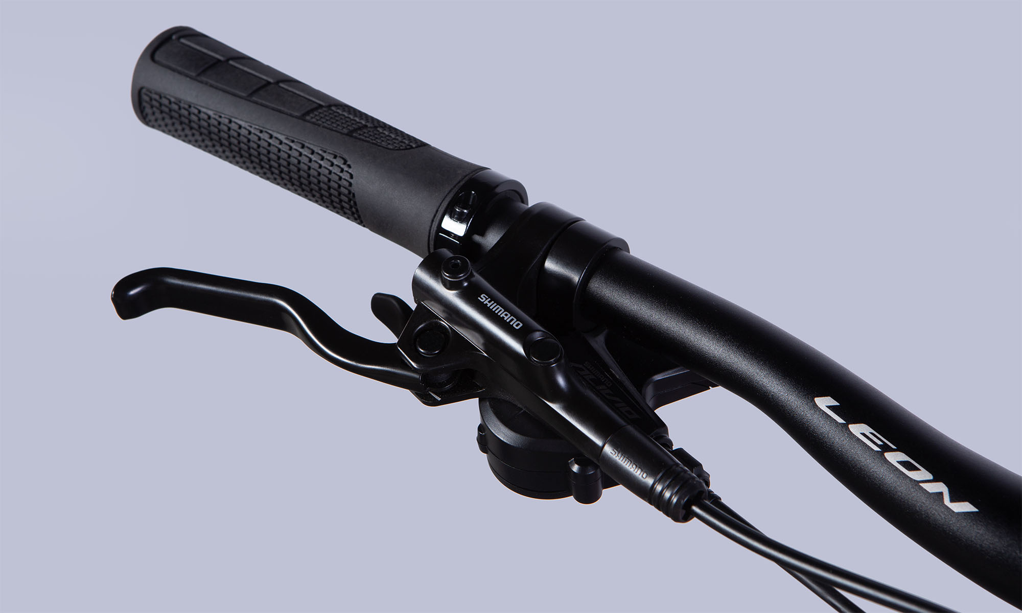 Велосипед Leon XC LADY 80 HDD 27,5", розмір M, рама 18", 2025, білий з малиновим 2