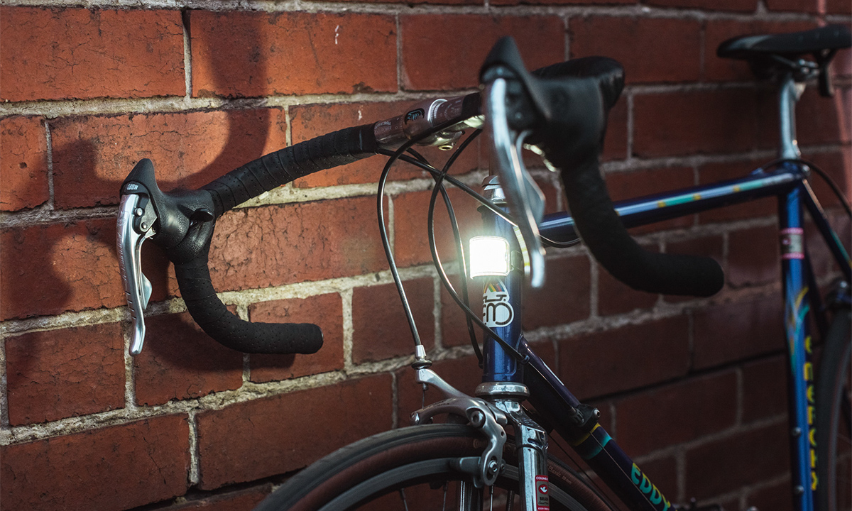 Фотография Мигалка передняя Knog Lil' Cobber Front 110 Lumens, черная 5