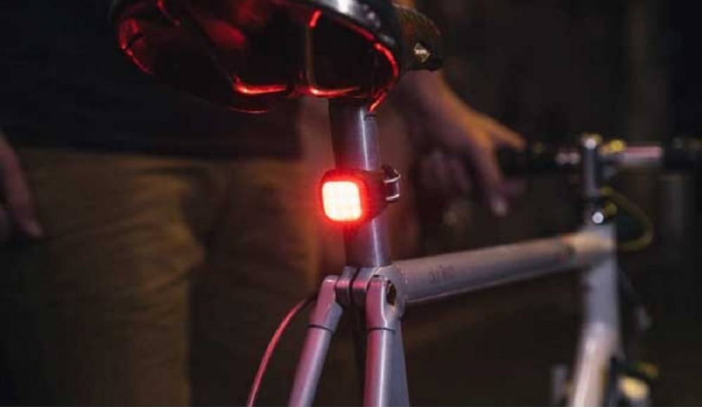 Фотография Мигалка задняя Knog Blinder Mini Cross Rear 30 Lumens Black 5