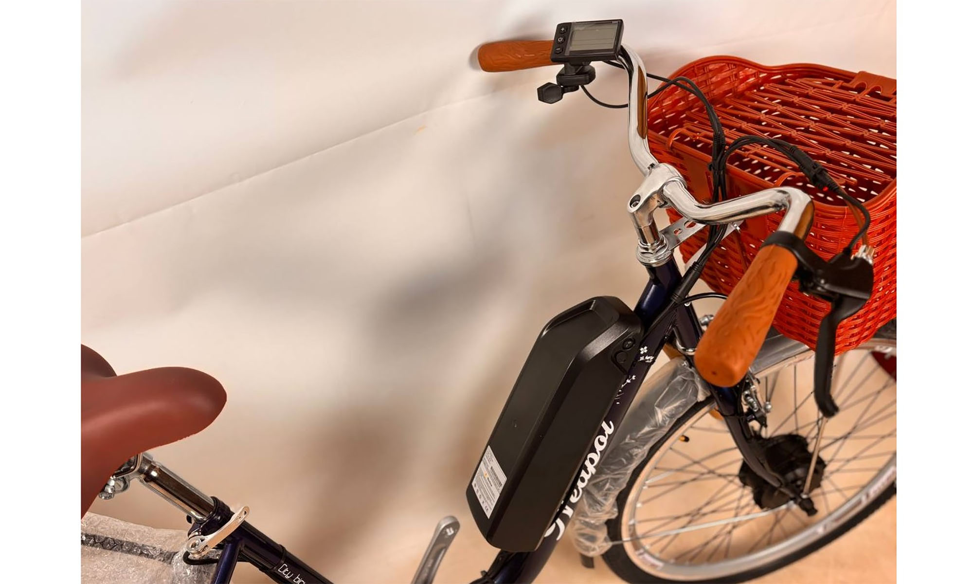 Электровелосипед Titan Neapol 26", размер M, рама 18", 2021, Синий 350W 36V10Ah с дисплеем 2