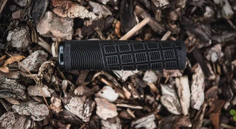 Грипсы ODI Reflex v2.1 Lock-On MTB Closed End Black 4