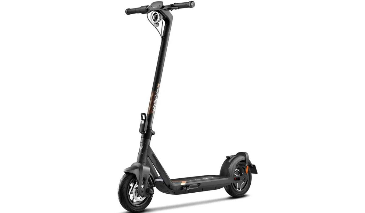 Электросамокат NIU KQi Air X Full Carbon UltraLight 9,5", 350(700)W, 9,4Ah, App, черно-желтый 