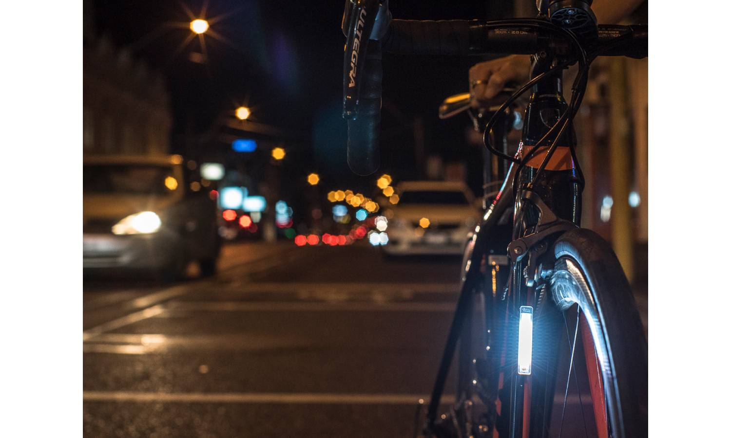 Фотография Мигалка передняя Knog Plus Front 40 Lumens Translucent 5