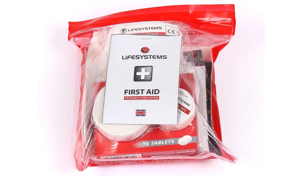 Аптечка Lifesystems Light&Dry Micro First Aid Kit 2 Аптечка Lifesystems Light&Dry Micro First Aid Kit 2