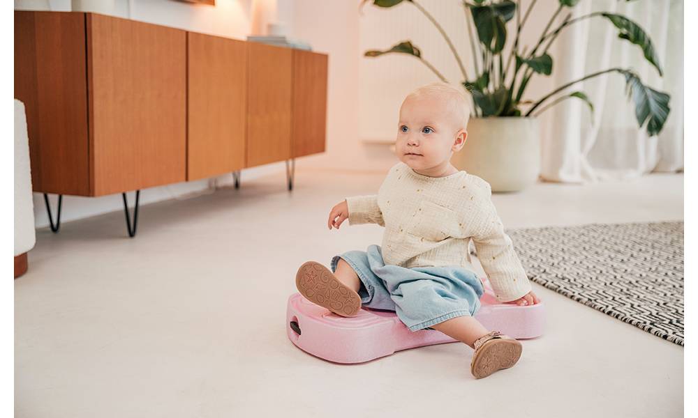 Толокар Scoot and Ride серии MyFirst розовый, 0,5+ 8 Толокар Scoot and Ride серии MyFirst розовый, 0,5+ 8