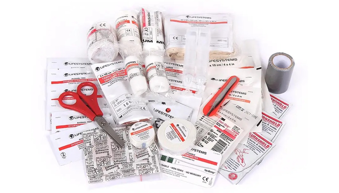 Аптечка Lifesystems Camping First Aid Kit 3 Аптечка Lifesystems Camping First Aid Kit 3