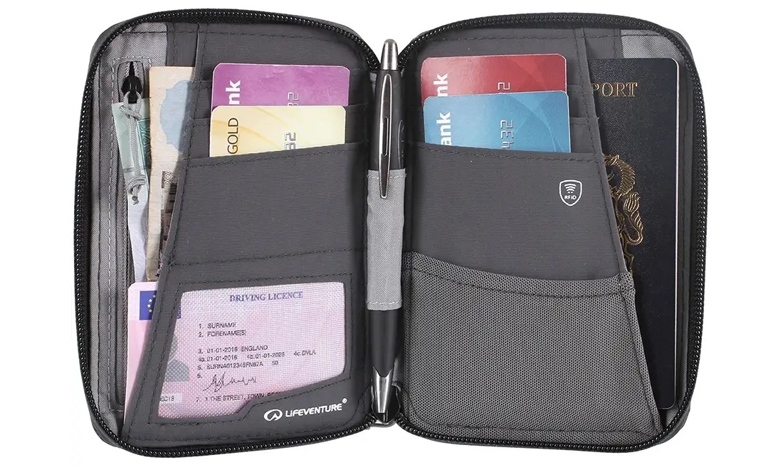 Фотография Кошелек Lifeventure Recycled RFID Mini Travel Wallet grey 9
