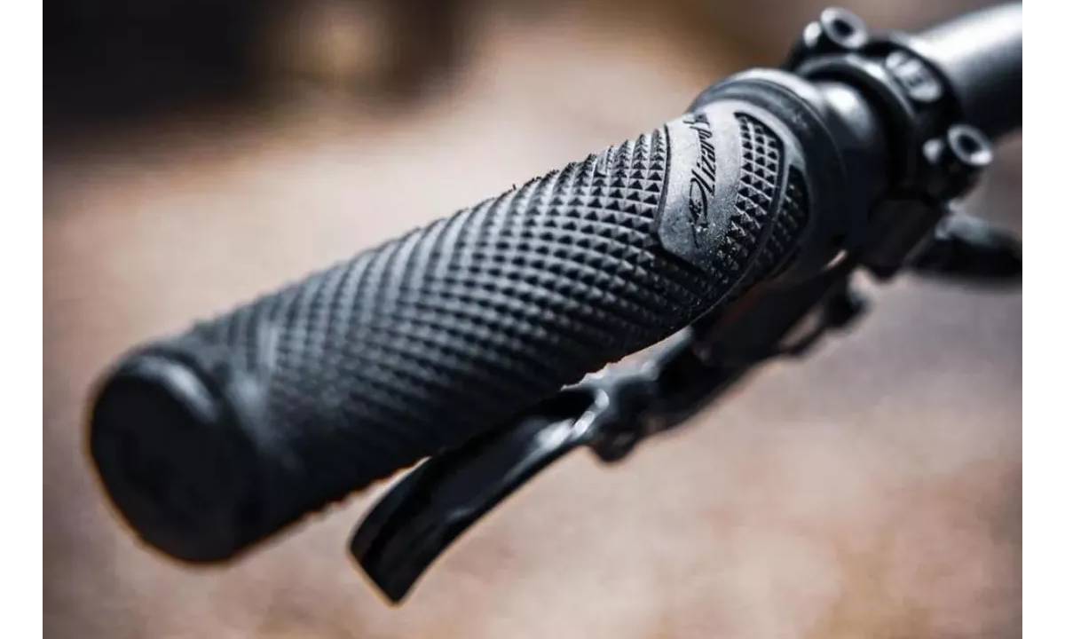 Гріпси Lizard Skins WASATCH Lock-On, 136 мм, jet black 3