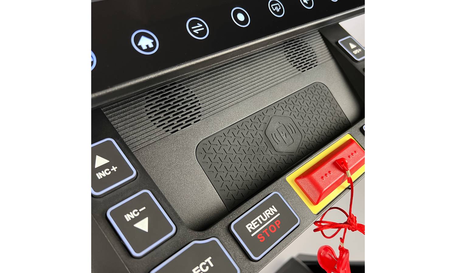 Беговая дорожка FitLogic T581A Mirror 6 Беговая дорожка FitLogic T581A Mirror 6