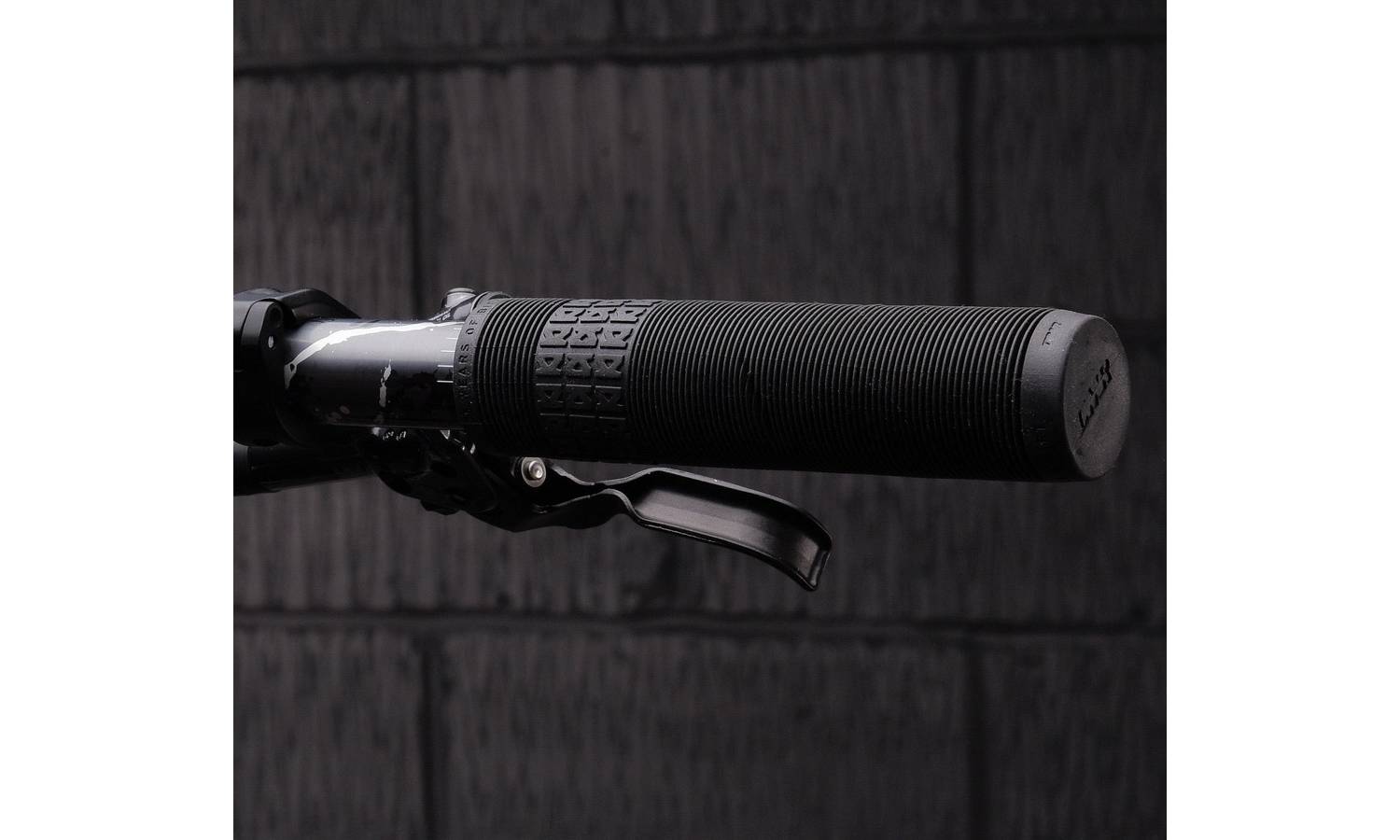 Грипсы DMR Grip 25 Year Flangeless Black 7