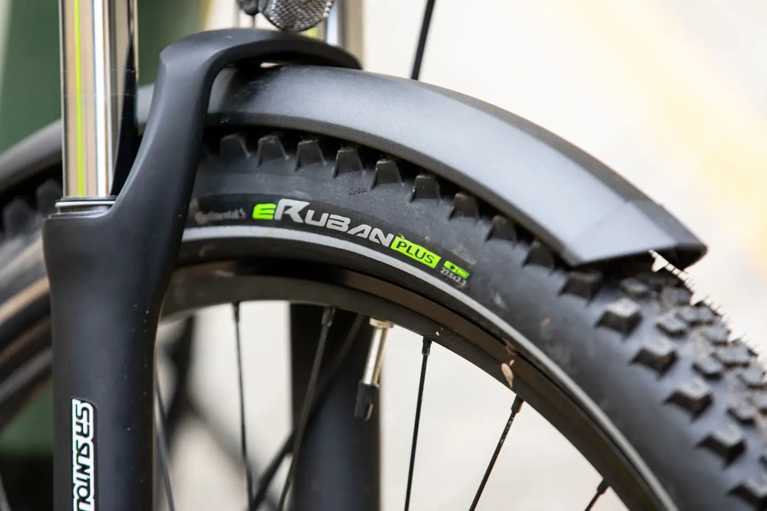 Фотографія Покришка Continental eRuban Plus 27.5" x 2.60, не складана, Plus Breaker, Чорна 5