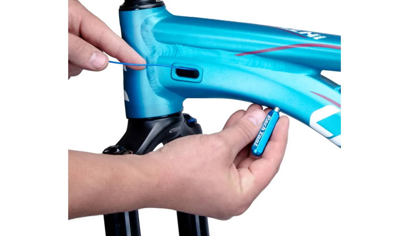 Инструмент Park Tool IR-1.3 для установки внутренней проводки троса в раму 2 Инструмент Park Tool IR-1.3 для установки внутренней проводки троса в раму 2