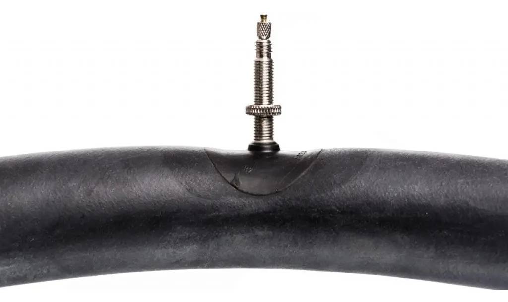 Камера HUTCHINSON 20X1,70-2,35 VF 3 Камера HUTCHINSON 20X1,70-2,35 VF 3