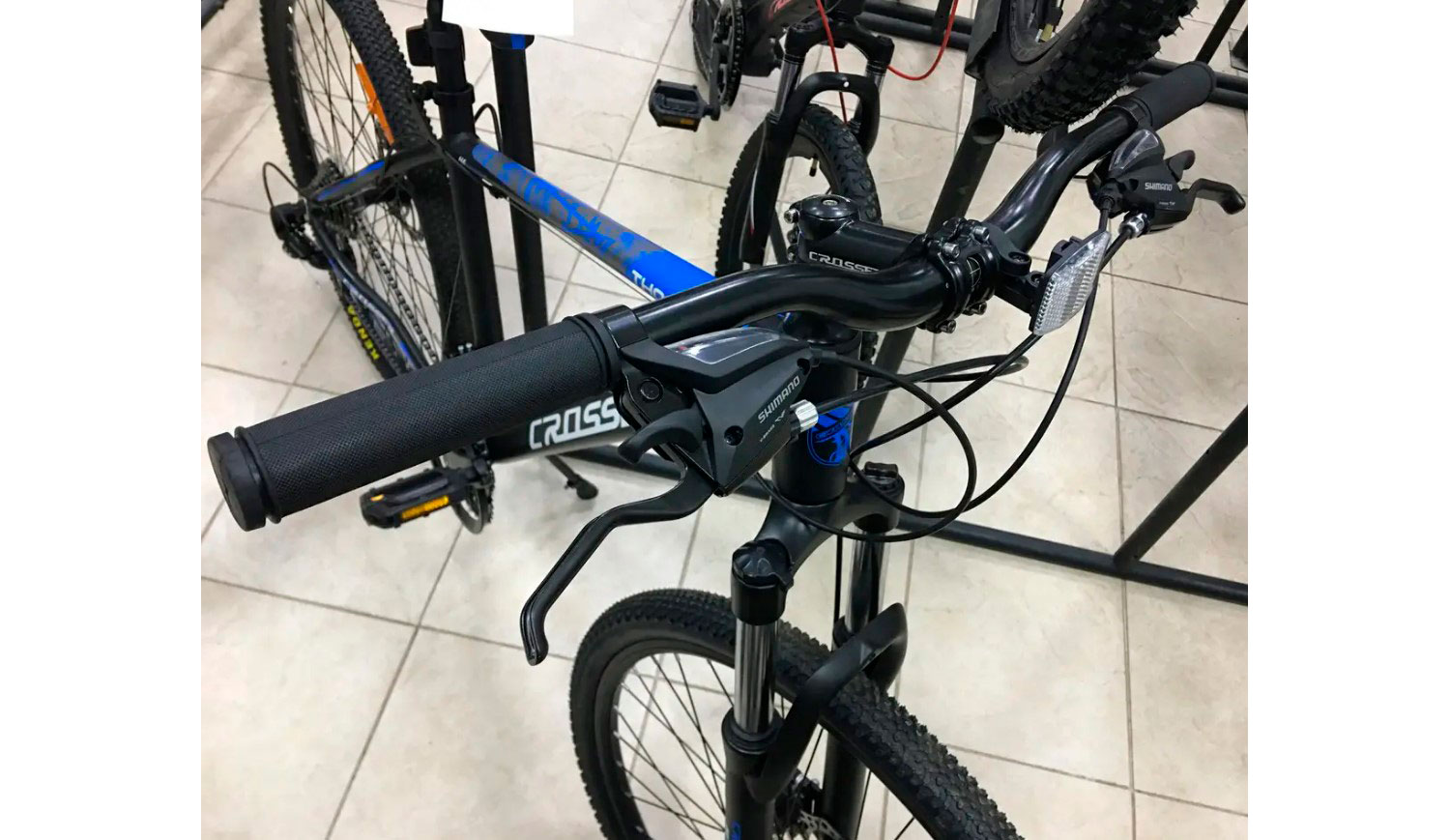 Фотографія Велосипед Crosser Thomas 26" розмір М рама 17 2021 Чорно-синій 4