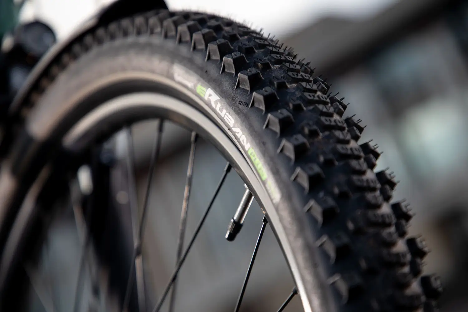Покрышка Continental eRuban Plus 27.5" x 2.60, не складная, Plus Breaker, Черная 3
