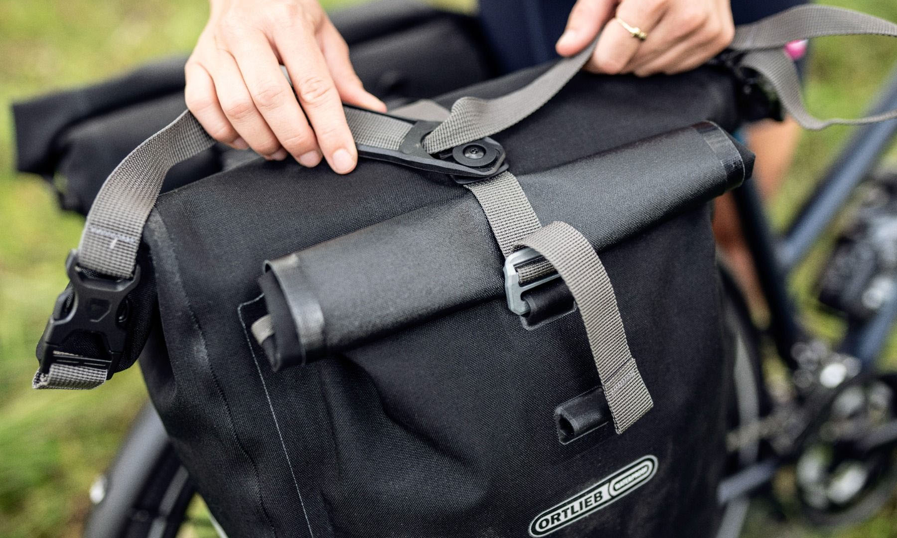 Гермосумка велосипедна Ortlieb Back-Roller Plus чорна 23 л 2 Гермосумка велосипедна Ortlieb Back-Roller Plus чорна 23 л 2