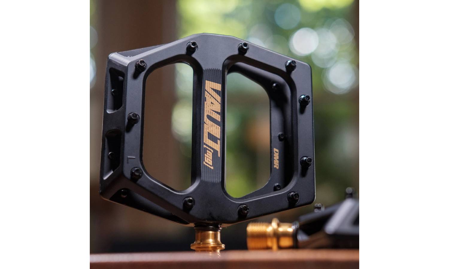 Педалі DMR Vault Magnesium SL Cast BLack 6 Педалі DMR Vault Magnesium SL Cast BLack 6