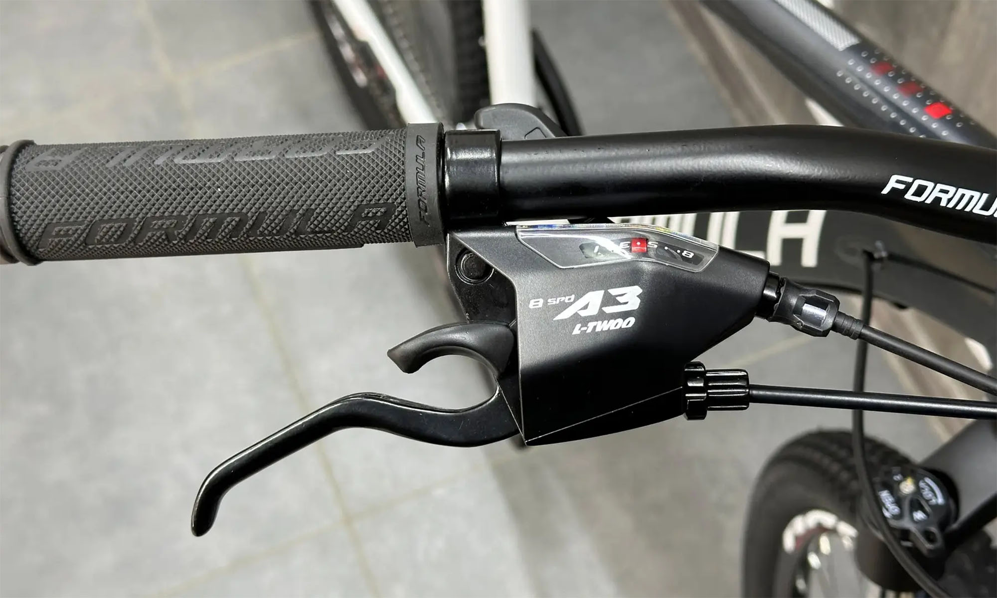 Велосипед Formula F-1 DD, 29", размер XL, рама-21" 2024 Shimano, черно-белый (матовый)  4