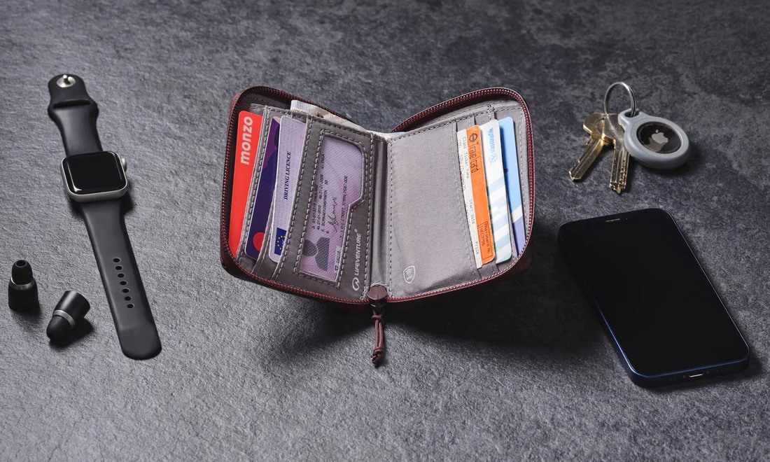 Фотография Кошелек Lifeventure Recycled RFID Bi-Fold Wallet plum 2