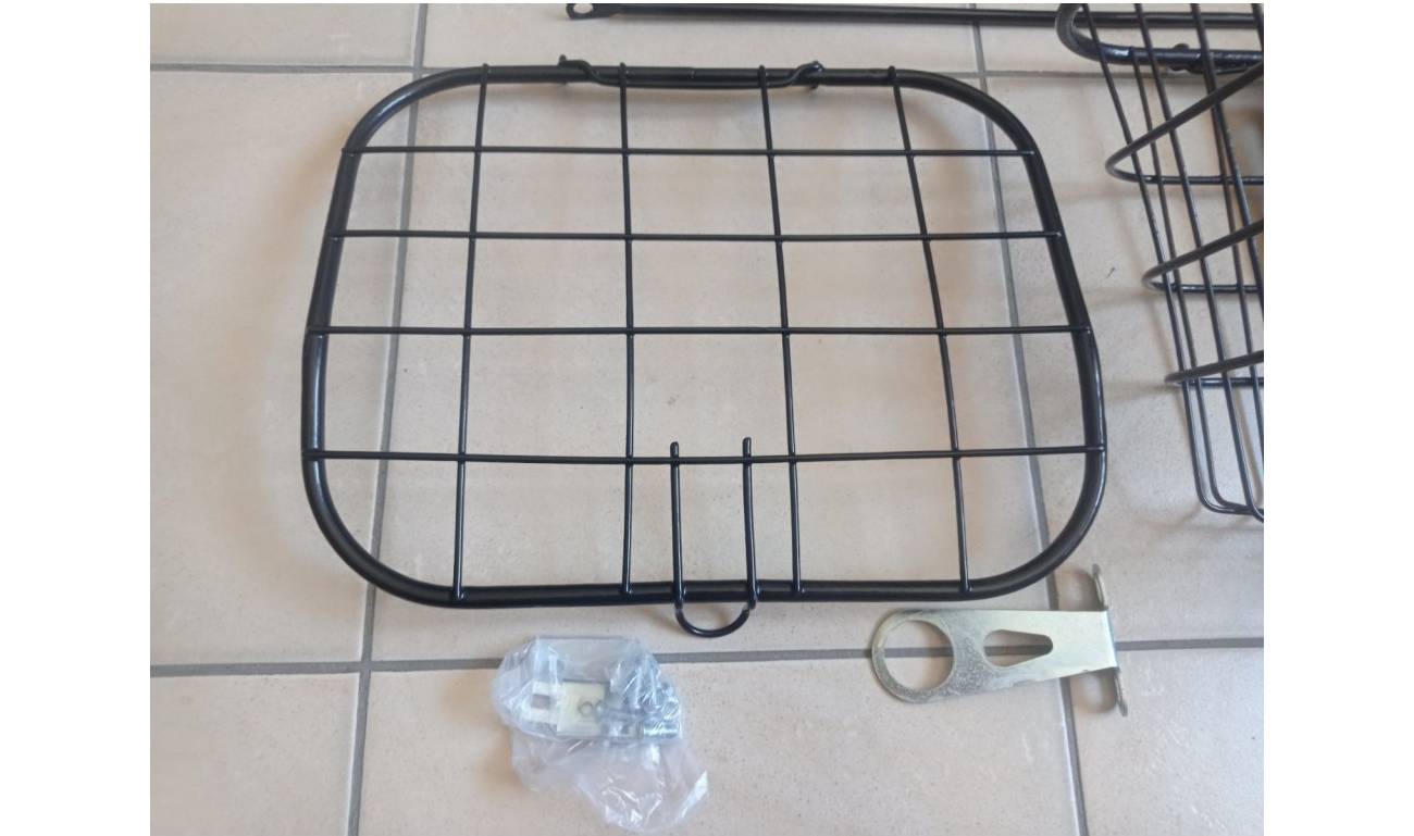 Фотография Корзина велосипедная Baisike 26" стальная с крышкой, черная 4