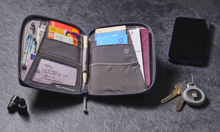 Фотография Кошелек Lifeventure Recycled RFID Mini Travel Wallet navy 3