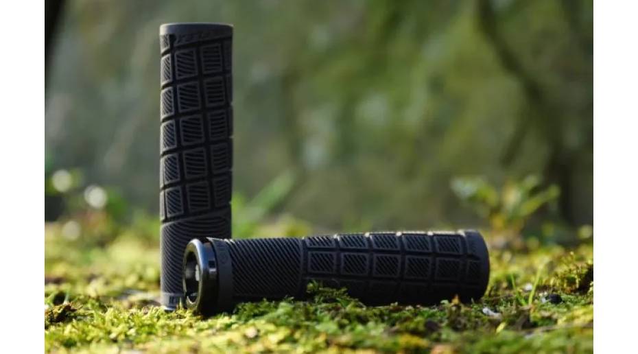 Грипсы ODI Reflex v2.1 Lock-On MTB Closed End Black 6