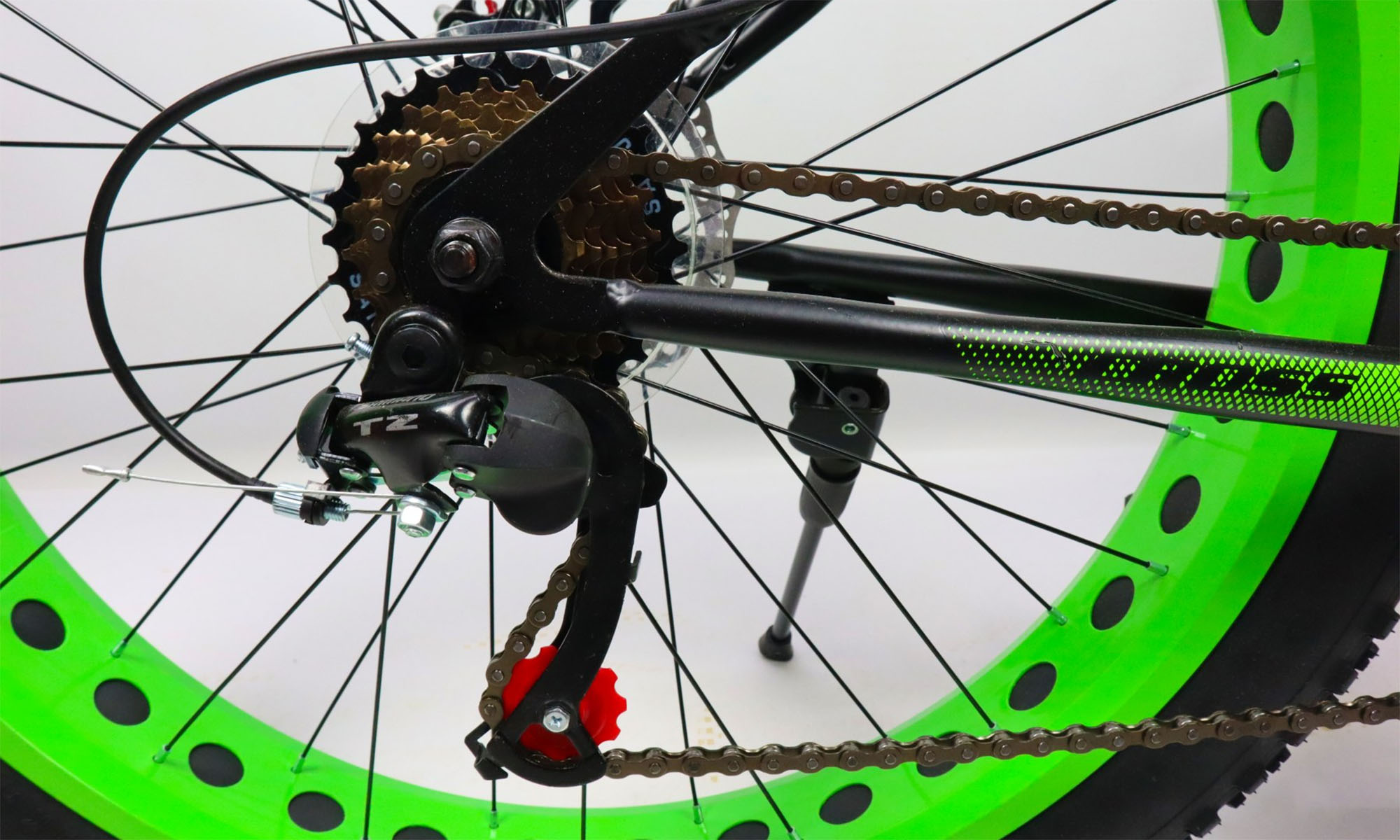 Велосипед Cross Tank 26", размер L, рама 19", 2021, Черный-Зеленый 6 Велосипед Cross Tank 26", размер L, рама 19", 2021, Черный-Зеленый 6