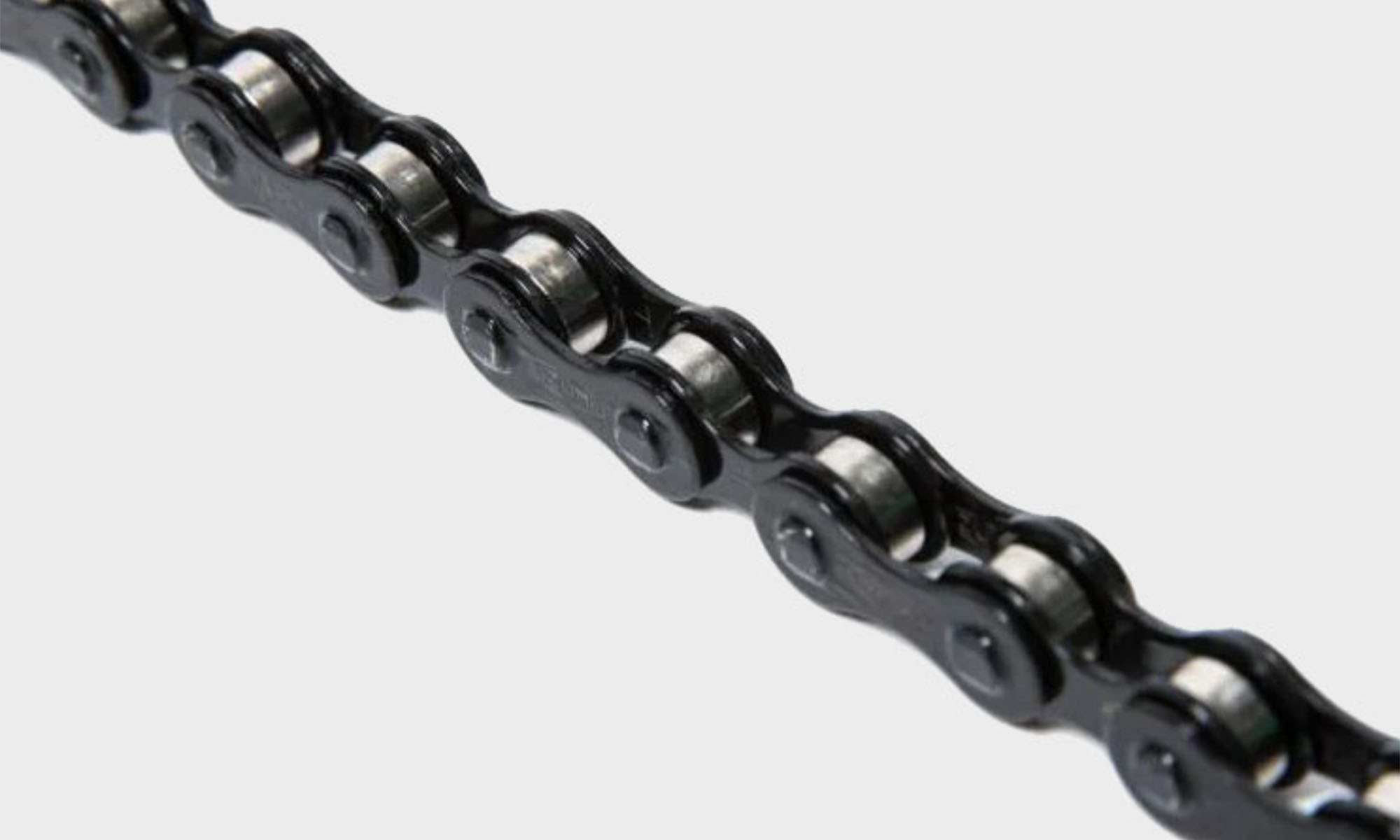 Ланцюг Izumi ES410JB MASH-S Chain, 1/8" - 116L JetBlack/MashSilver 3 Ланцюг Izumi ES410JB MASH-S Chain, 1/8" - 116L JetBlack/MashSilver 3
