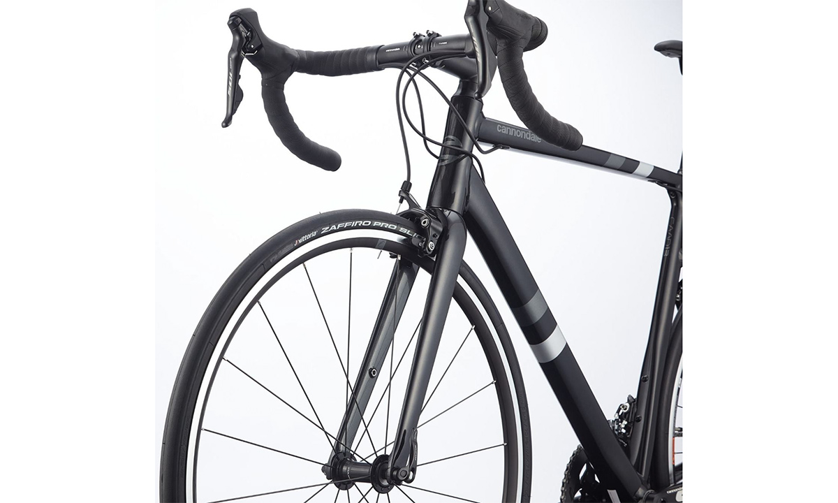 Фотография Велосипед Cannondale CAAD13 105 28" (2021) 2020 black 2