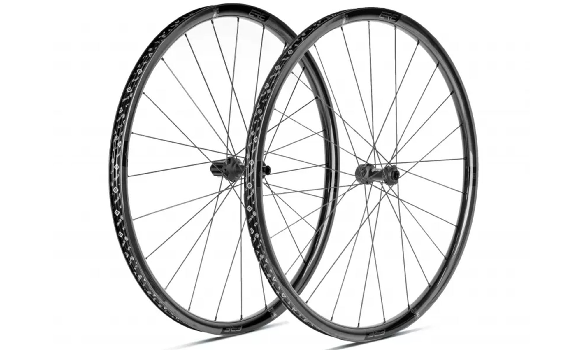 Колесо переднее + заднее 28" ERE TENACI GT25 CARBON, Gravel, 100x12/142x12, CL, HG11, tubeless, черный сатин Колесо переднее + заднее 28" ERE TENACI GT25 CARBON, Gravel, 100x12/142x12, CL, HG11, tubeless, черный сатин