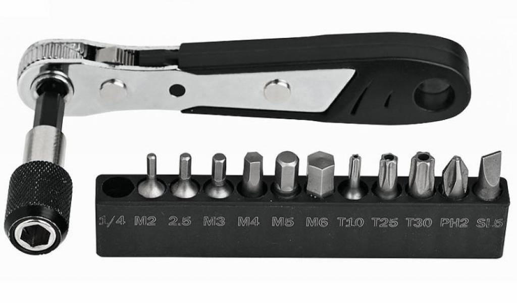 Ключ трещітка ProX KIT-17, 110мм з бітами 3