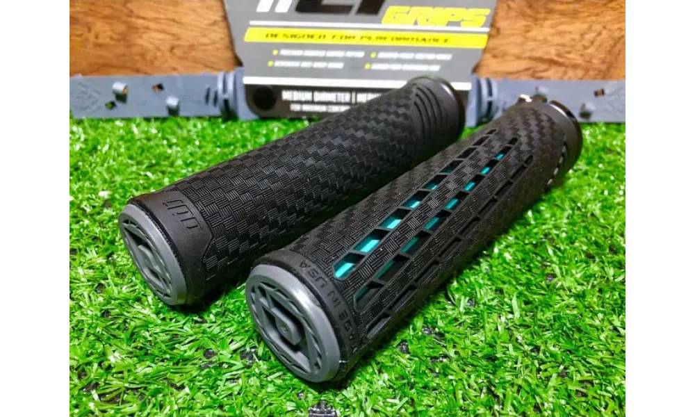 Грипсы ODI CF Grip v2.1 Lock-On Black / Mint 