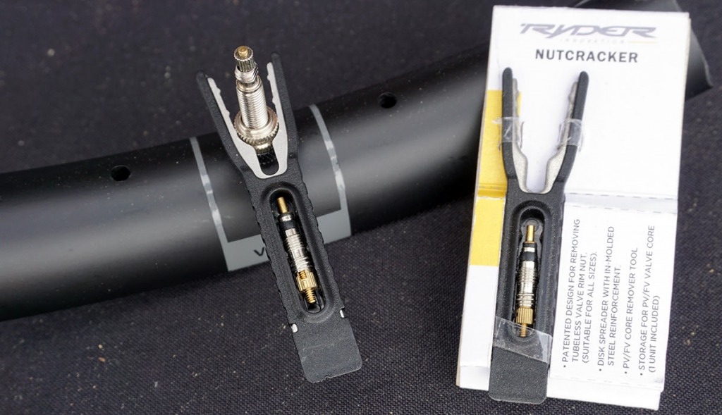 Фотография Инструмент для снятия сердечников Ryder Nut Cracker Mini Tool черный 4