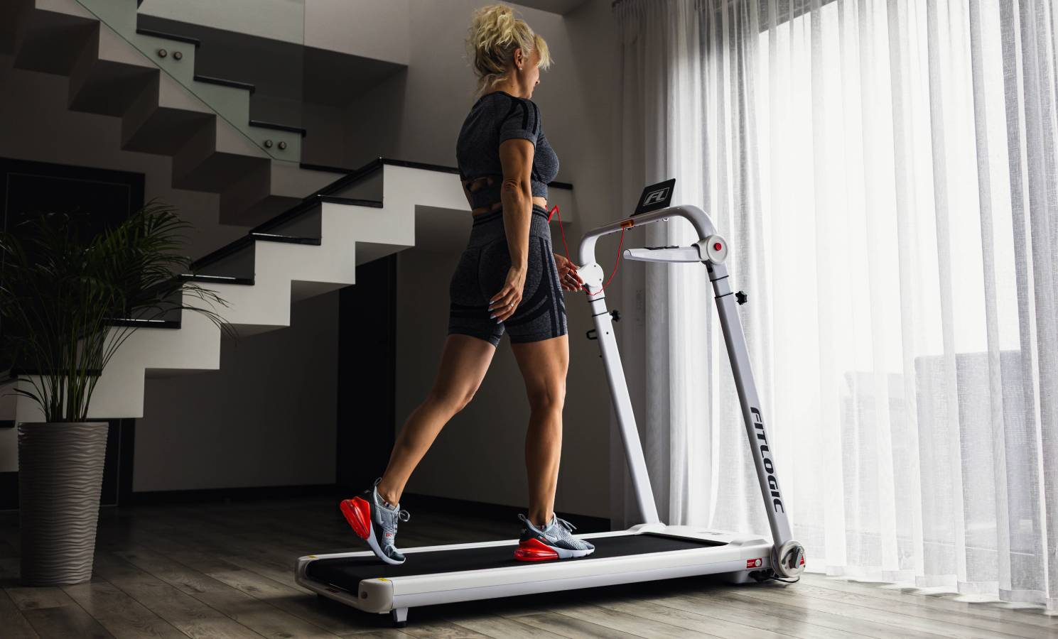 Беговая дорожка FitLogic T116W+ 5