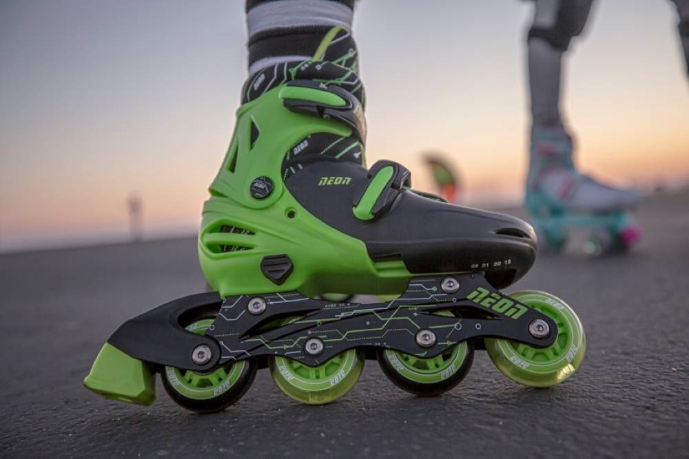 Роликовые коньки Neon Inline, размер 30-33, зеленый 9 Роликовые коньки Neon Inline, размер 30-33, зеленый 9