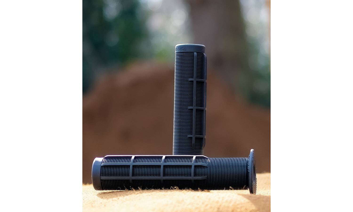 Грипсы DMR Grip Black 2