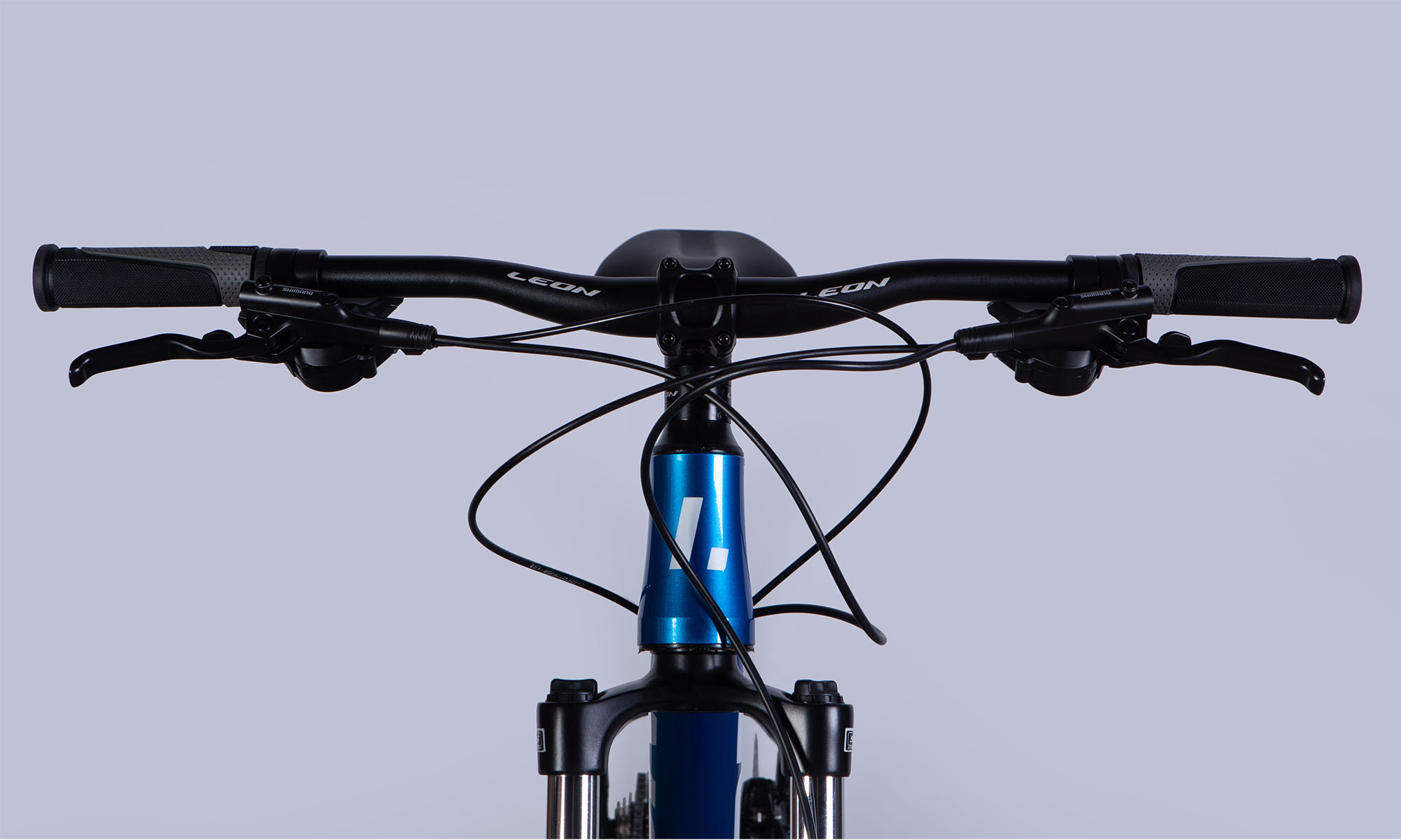 Велосипед Leon XC 100 HDD 27,5", размер S, рама 16", 2025, синий с черным 2 Велосипед Leon XC 100 HDD 27,5", размер S, рама 16", 2025, синий с черным 2