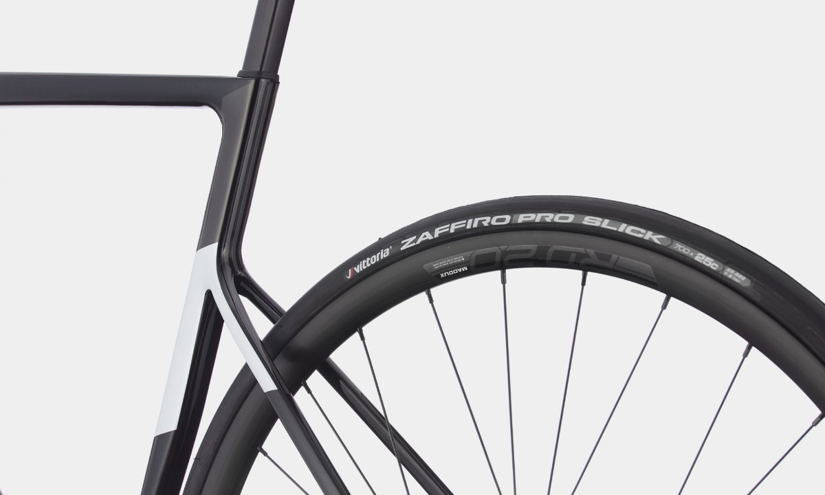 Велосипед Cannondale SUPERSIX EVO Carbon Disc 105 28" (2021) 2021 Черно-белый 6