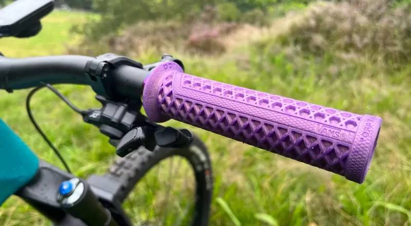 Гріпси ODI Vans v2.1 Lock-On MTB Closed End Iridescent Purple/Oil Slick 8