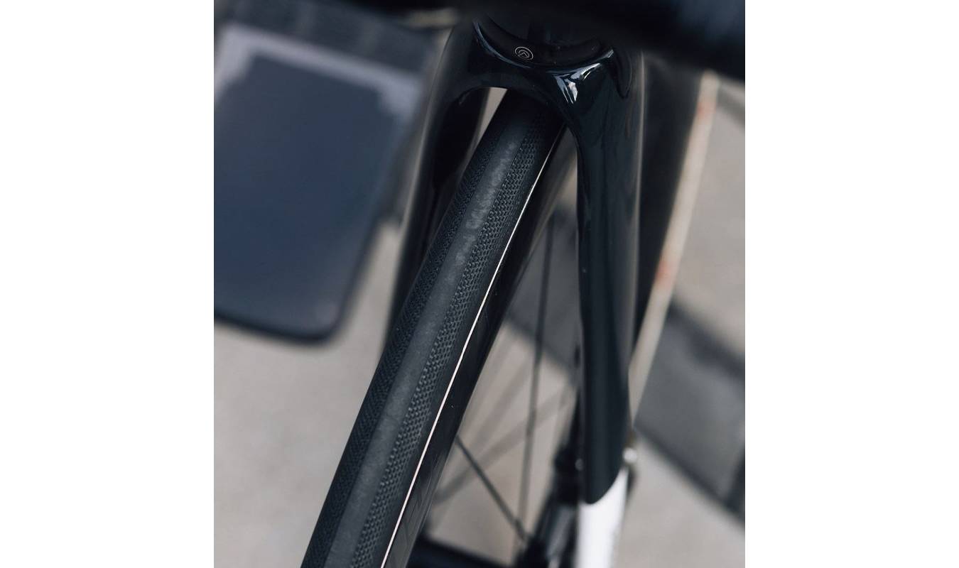 Покрышка Challenge Criterium RS H-TLR, 700x27С Black/White Handmade 350TPI 3